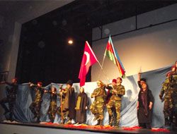 Soykırım Abidesi'nin Destanı sahnede